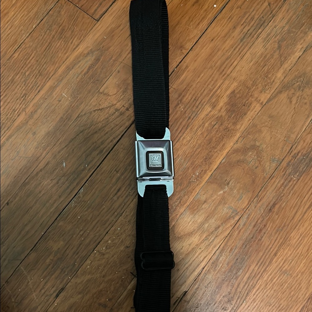 Vintage nylon Black GM Seatbelt Belt with Silver Buckle - Picture 3 of 4